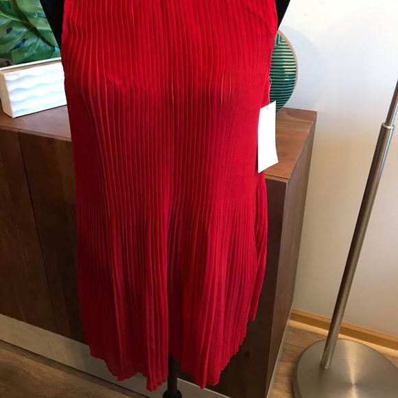Zara Red Pleated Top with Tie Closure - Picture 8 of 15